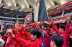 华体会体育赛事直播-比赛中球员的精彩传球打动观众