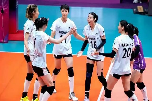 中国女队在比赛中力克对手晋级