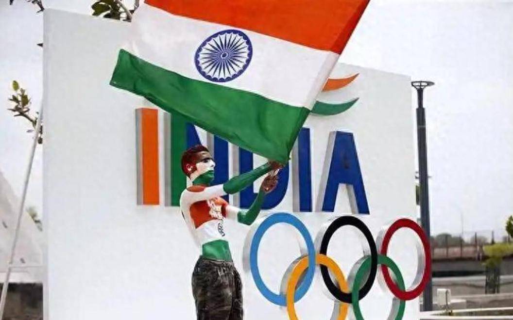 印度女子拳击选手勇夺金牌，实力无人能敌