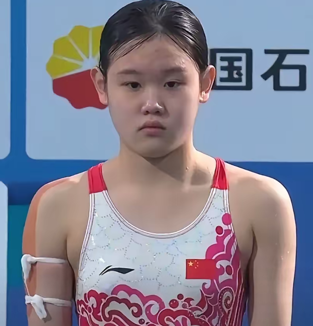 意大利女子跳水选手勇夺铜牌,绽放笑容 意大利女子跳水选手勇夺铜牌,绽放笑容