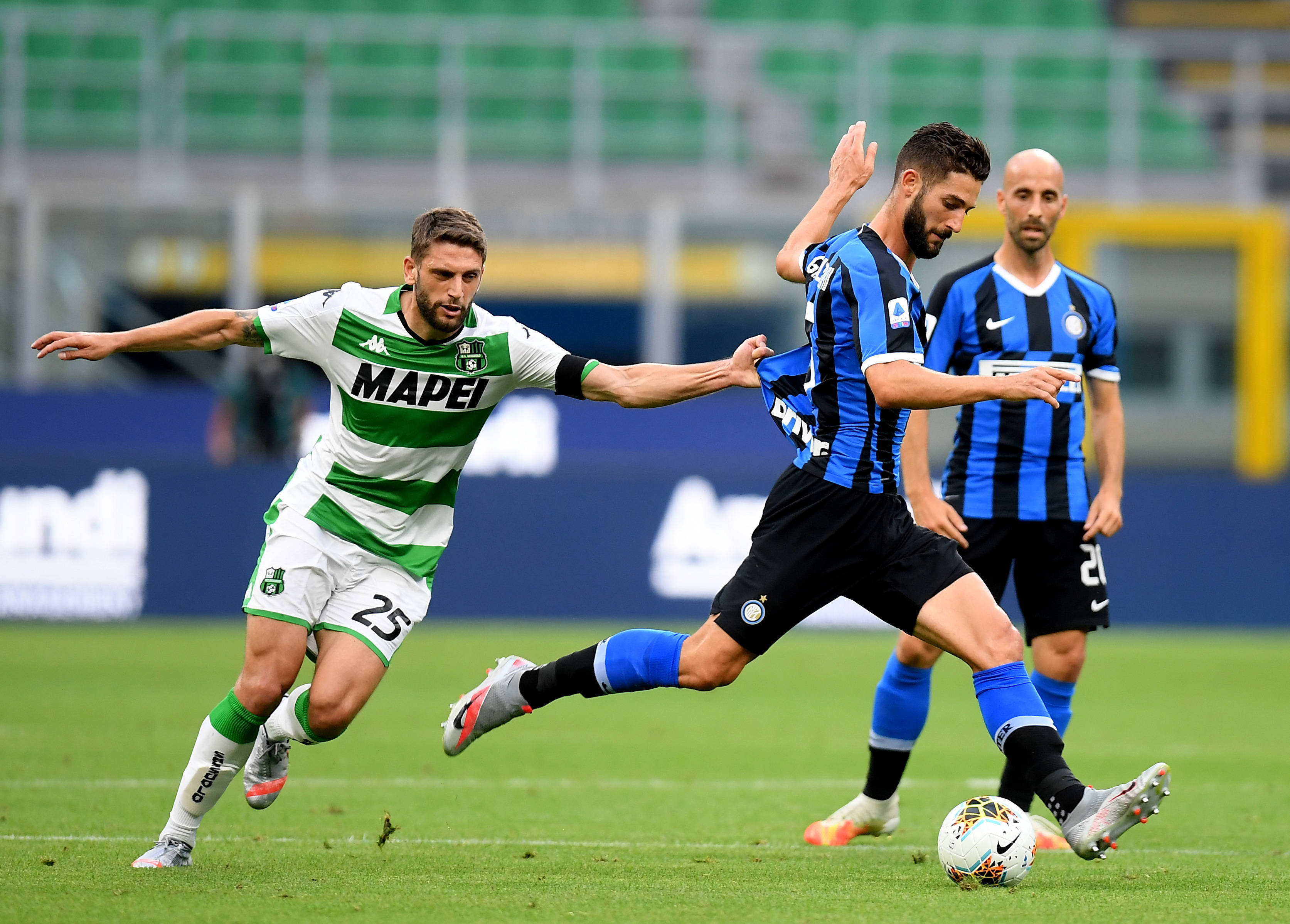 关于西甲热点：巴塞罗那2-1战胜比利亚雷亚尔的信息