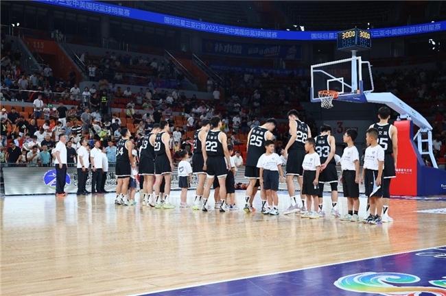 顶尖球队交手，比赛现场气氛燃爆