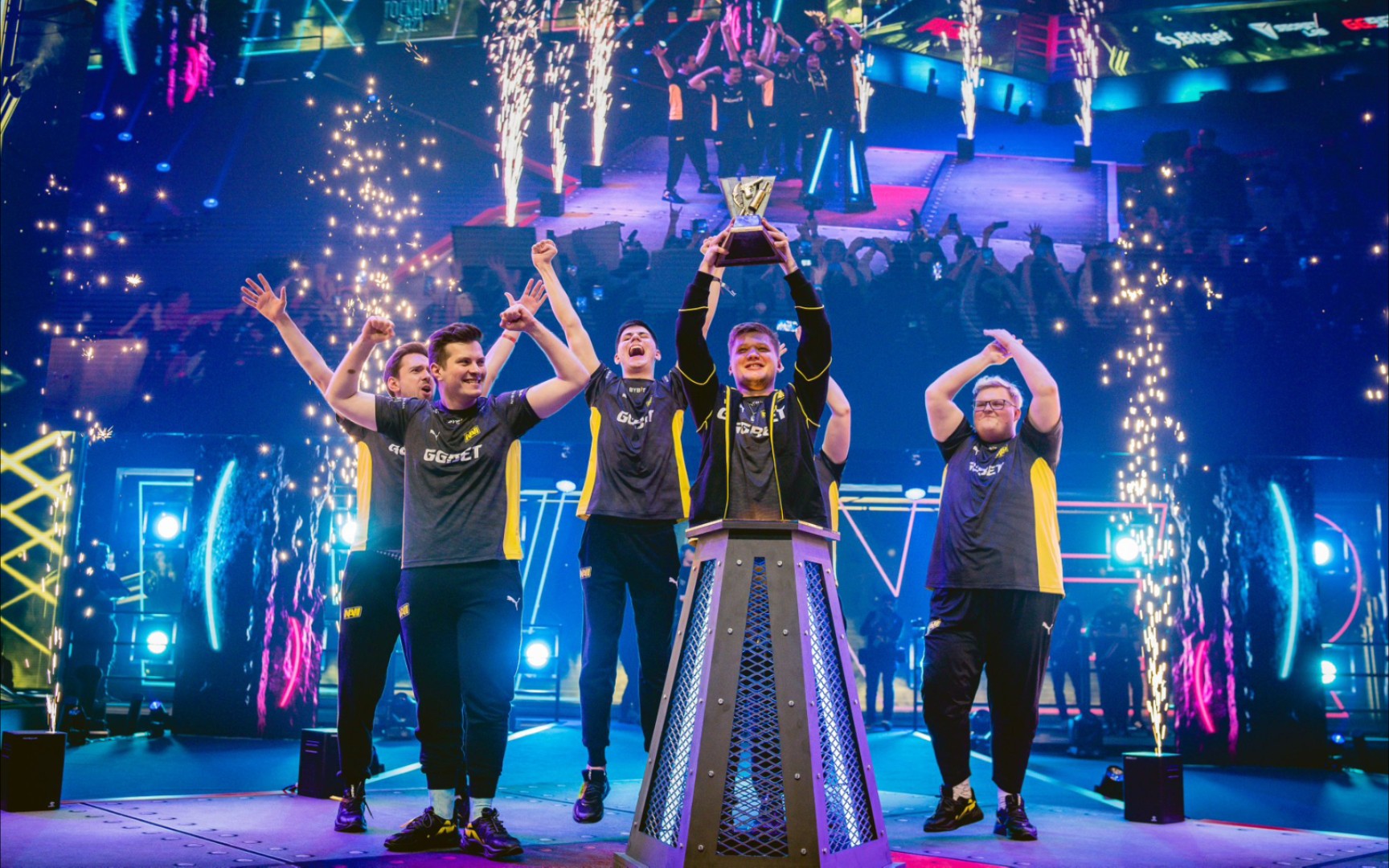 夺冠热门队伍胜券在握,轻松取得胜利 夺冠热门队伍胜券在握,轻松取得胜利