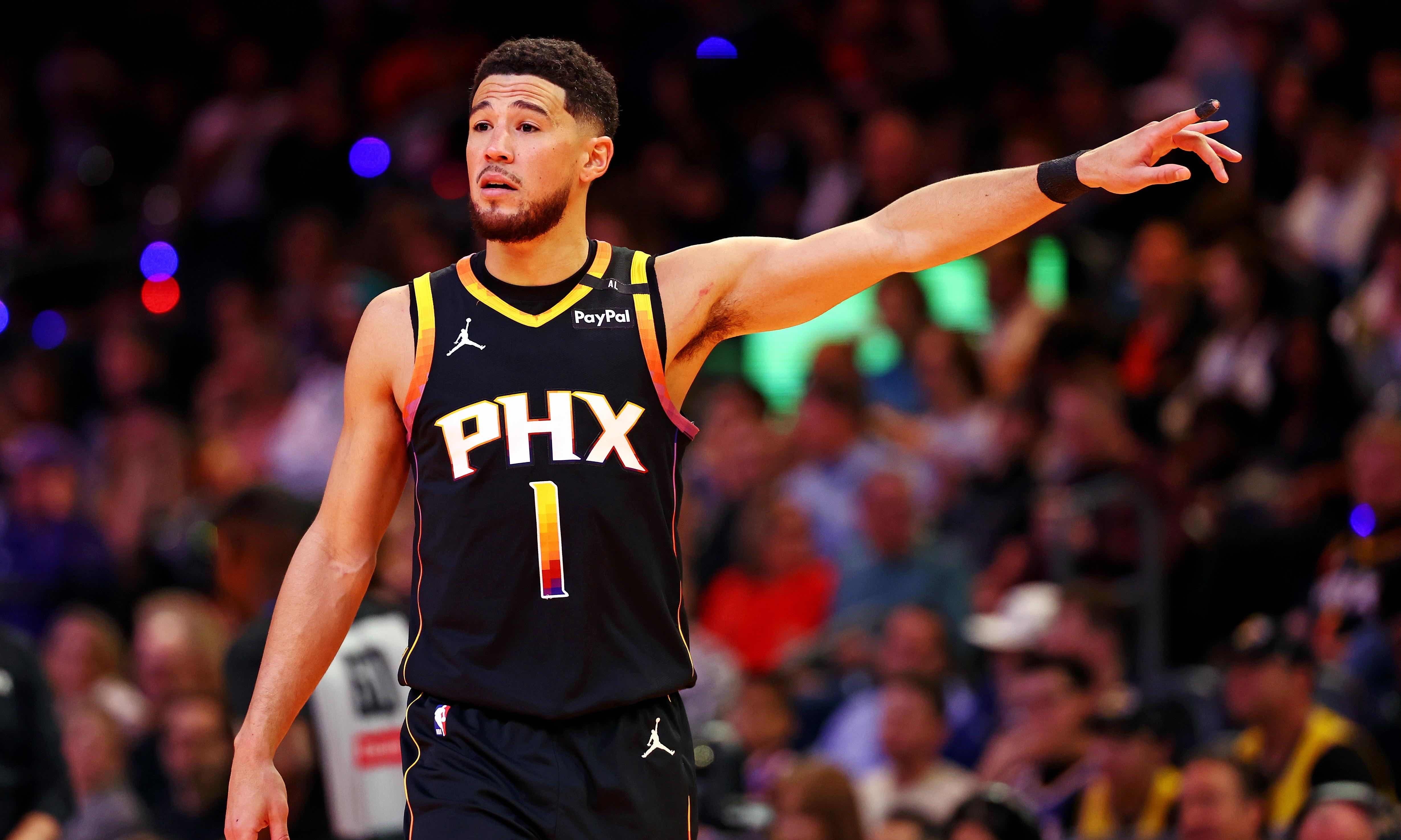 日本男篮爆冷湖人，布克完成帽子戏法