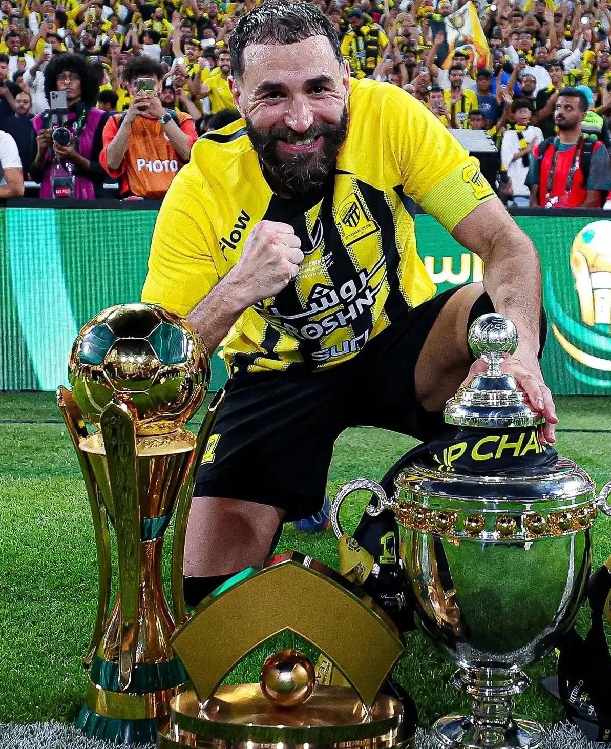 中国足球明星的漫漫成名路，欲戴王冠！